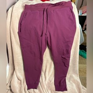 Mandala women’s high waisted scrub joggers